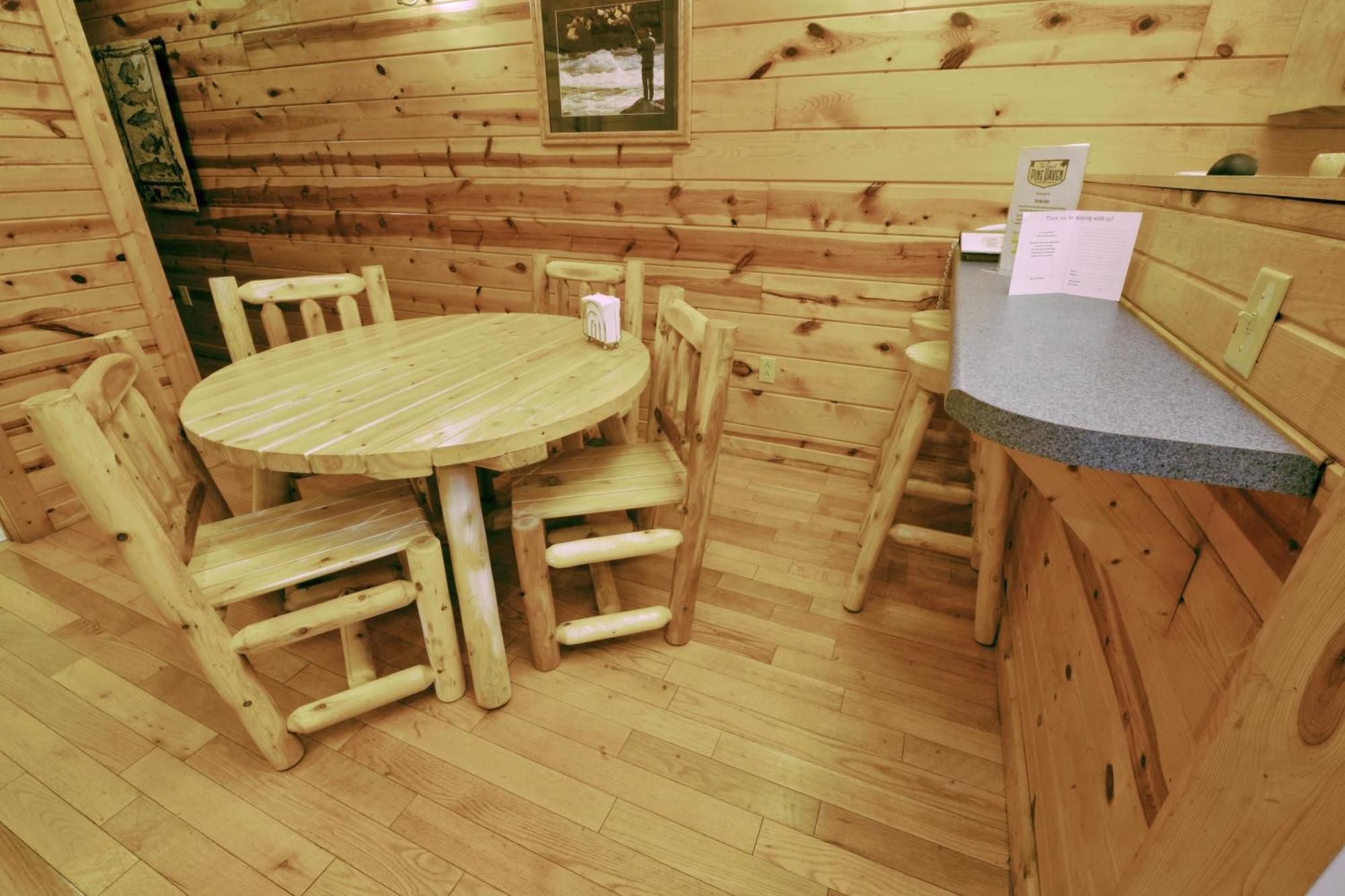 The Cabins At Pine Haven - Beckley Beaver Dış mekan fotoğraf