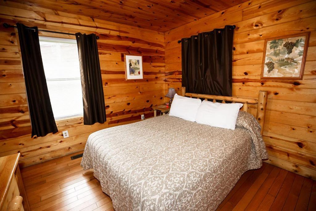 The Cabins At Pine Haven - Beckley Beaver Dış mekan fotoğraf
