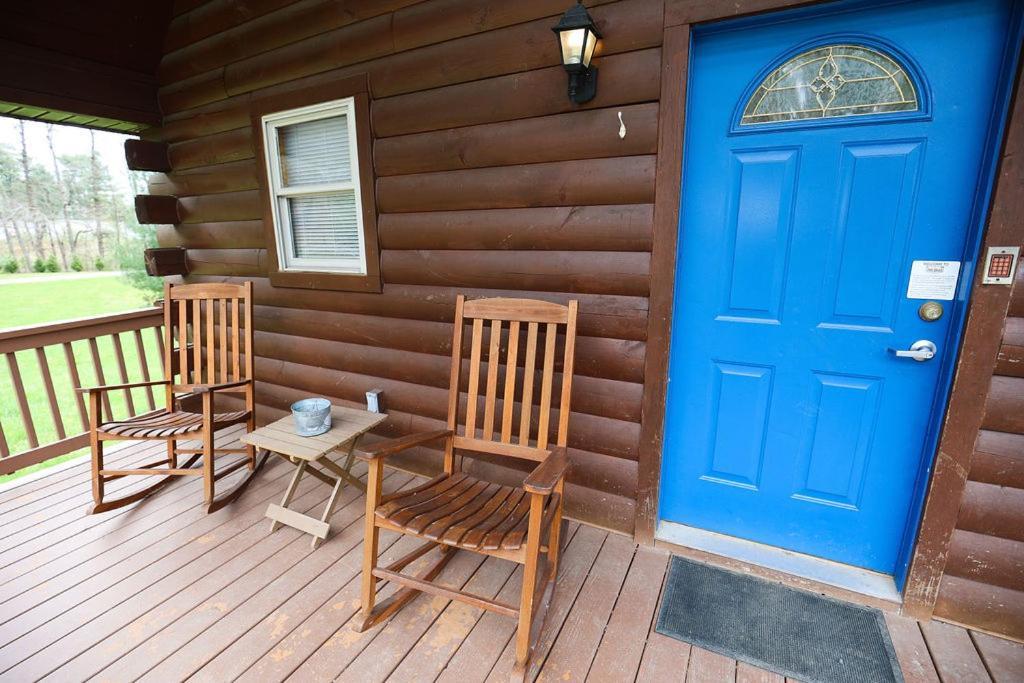 The Cabins At Pine Haven - Beckley Beaver Dış mekan fotoğraf